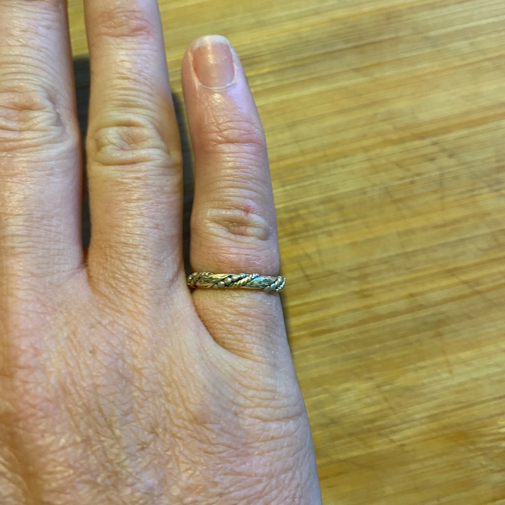 Petite ring